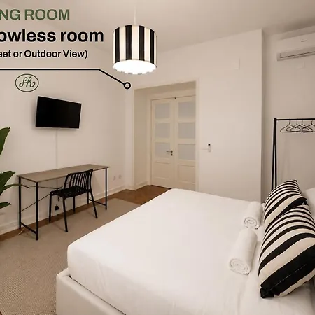 1e- Walk Everywhere From Lisbon's Iconic Neighborhoods, Rossio, Chiado, Baixa And Liberty Avenue Vendégház *